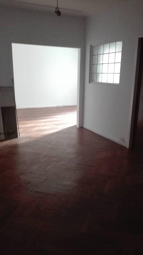 Apartamento de 2 dormitorios en Buenos Aires, Argentina No. 74773