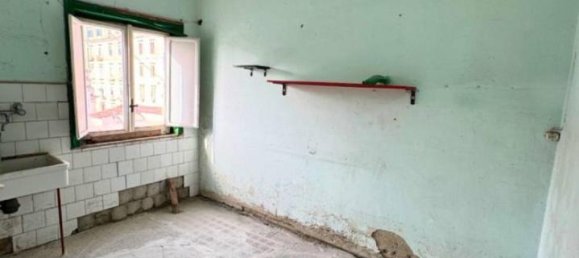 11 rooms Apartment in Naples, Italy No. 64591 10