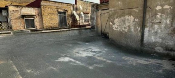 11 rooms Apartment in Naples, Italy No. 64591 4