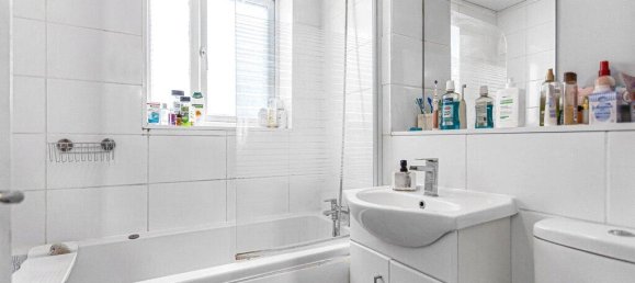 1 bedroom Apartment in Surrey, United Kingdom No. 8620 5