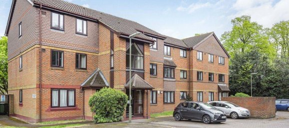 1 bedroom Apartment in Surrey, United Kingdom No. 8620 12
