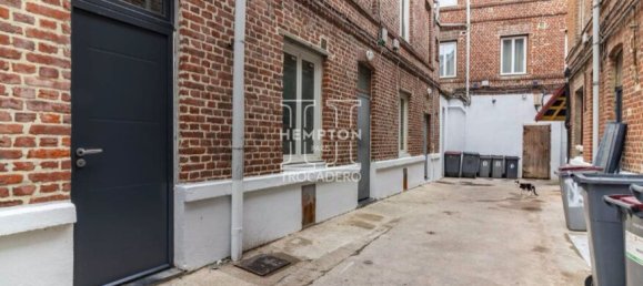 562m² Building in Lille, France No. 79492 3