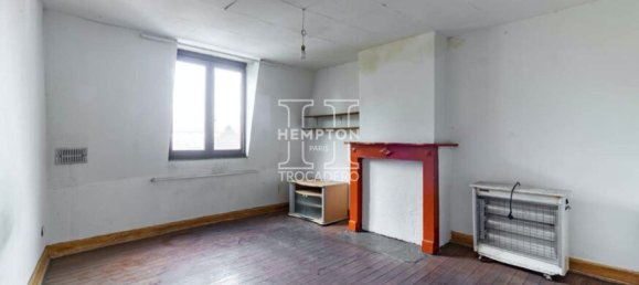 562m² Building in Lille, France No. 79492 11