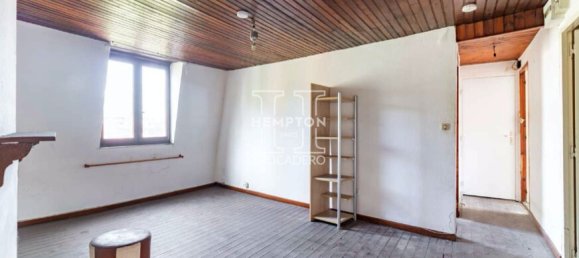 562m² Building in Lille, France No. 79492 10