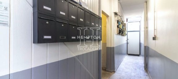 562m² Building in Lille, France No. 79492 2