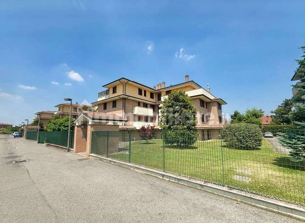 Apartamento de 3 habitaciónes en San Giuliano Milanese, Italy No. 337910