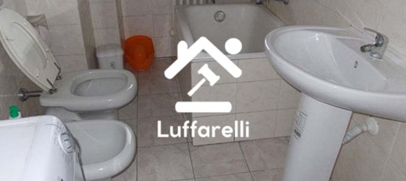 Apartamento de 5 divisões em Limbiate, Italy N.º 6173 7