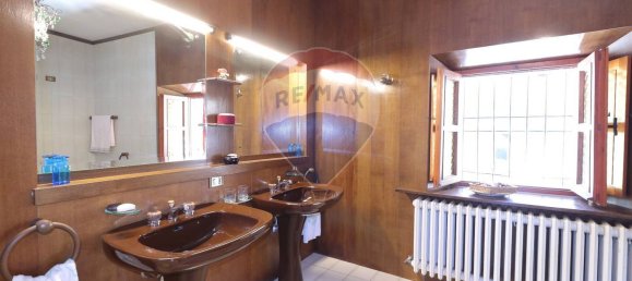 8 rooms House in Pontida, Italy No. 292536 15