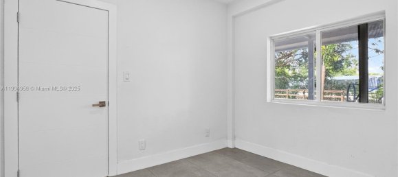 4 dormitorios villa en venta en Miami, Miami-Dade, Florida, USA № 614176 21