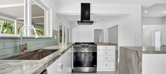4 dormitorios villa en venta en Miami, Miami-Dade, Florida, USA № 614176 11