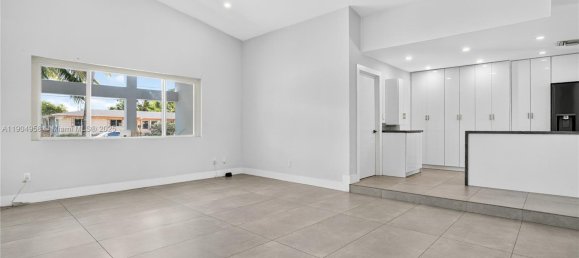 4 dormitorios villa en venta en Miami, Miami-Dade, Florida, USA № 614176 6