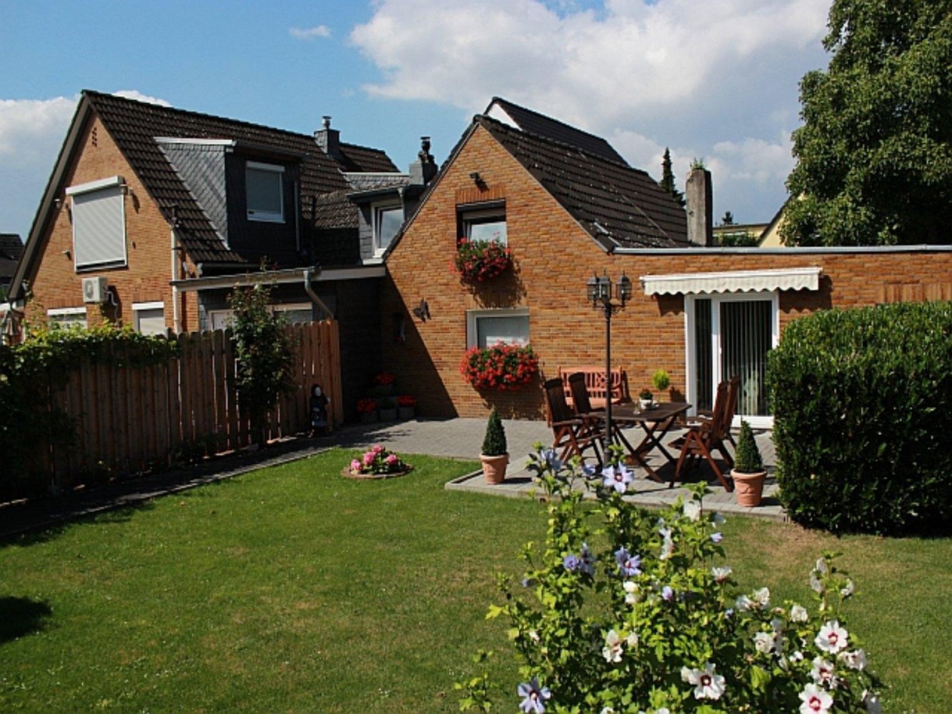 Таунхаус с 2 спальнями в Ремшайд, Германия № 311624