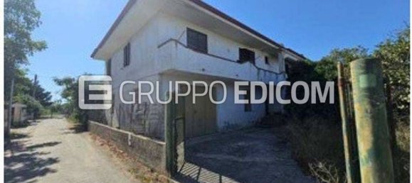 4 bedrooms Apartment in Crotone, Italy No. 333895 16