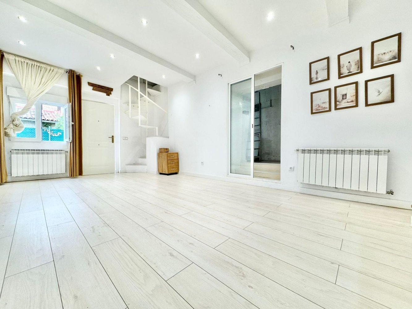 3 Schlafzimmer Haus in Condado de Trevino, Spain, Nr. 282368