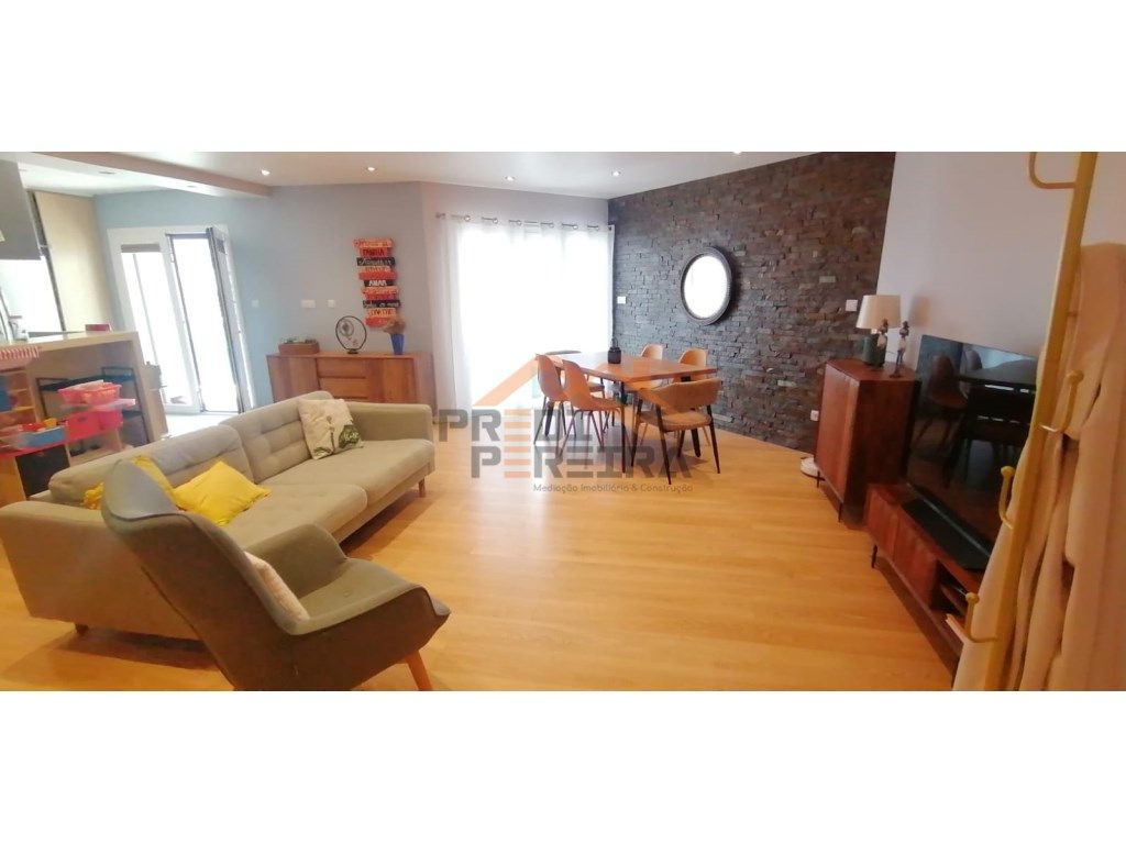 3 bedrooms Apartment in Odivelas, Portugal No. 274472