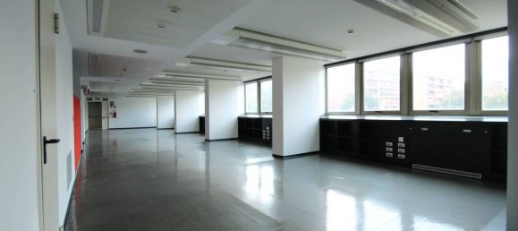356m² Office in Milan, Italy No. 358990 7