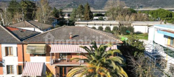 5 bedrooms Villa in Passignano sul Trasimeno, Italy No. 190186 6