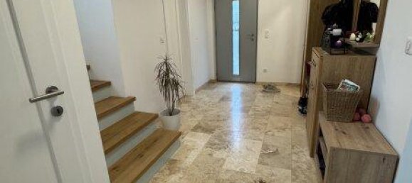 Дом с 4 комнатами в Дойч-Ваграм, Австрия № 138488 4