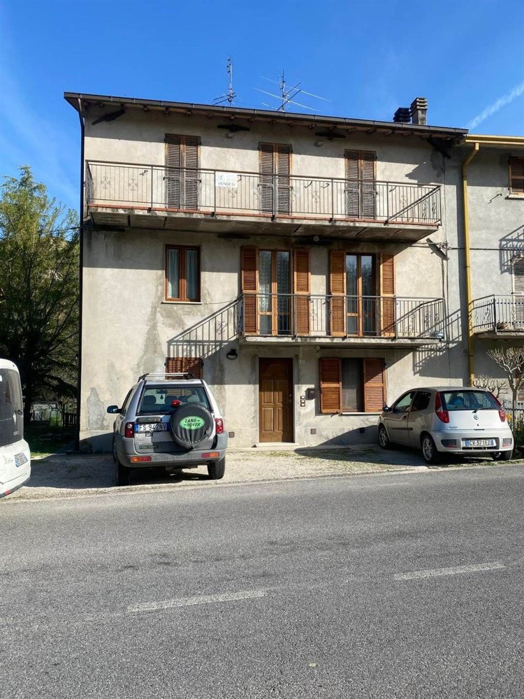 5 rooms Apartment in Sestino, Italy No. 276666