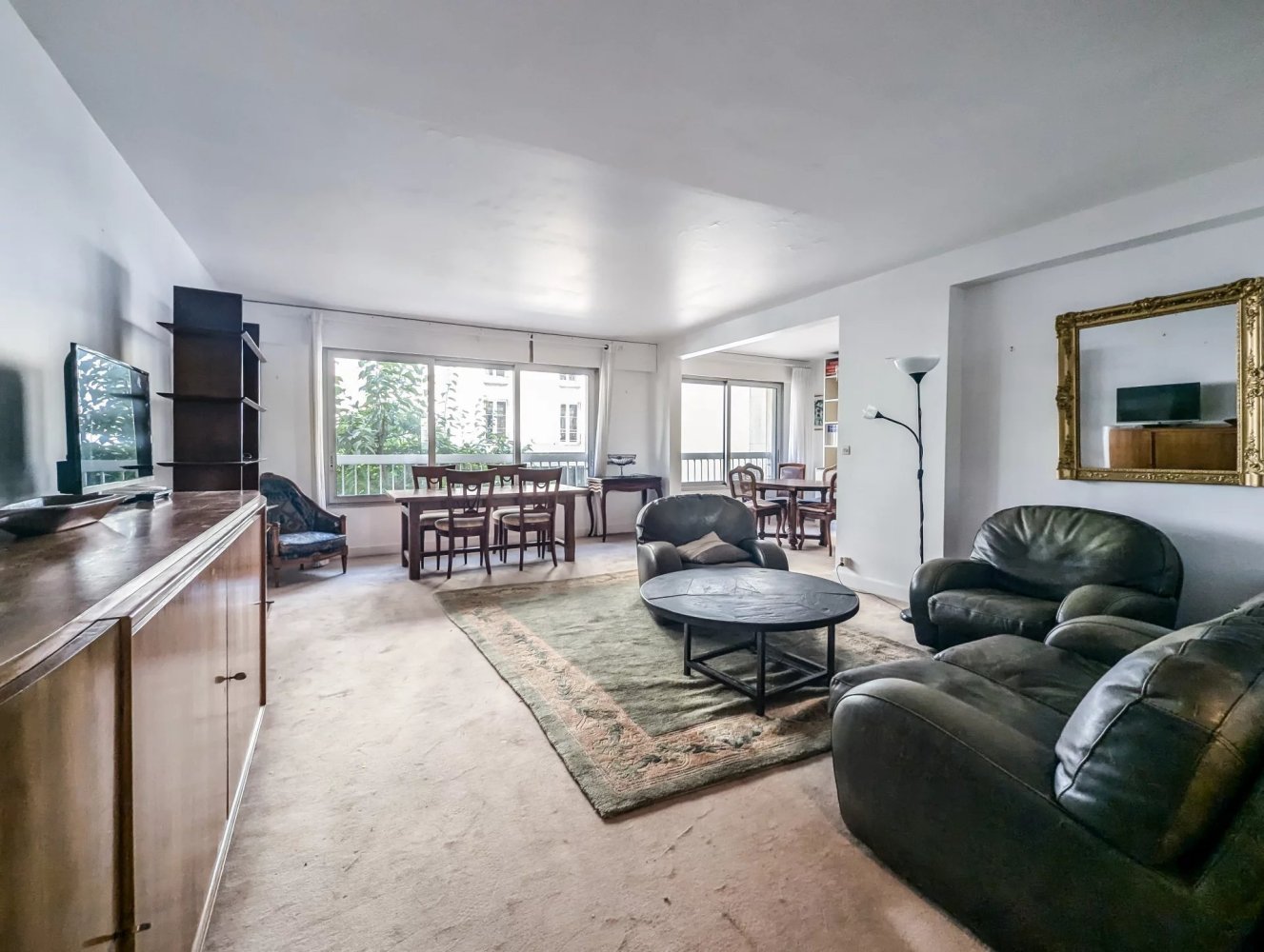 3 bedrooms Apartment in Paris, France No. 336951