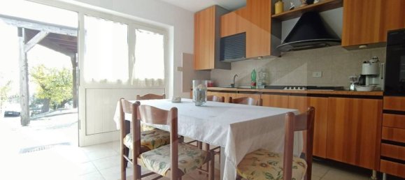 Дом с 5 комнатами в Спольторе, Италия № 20222 6