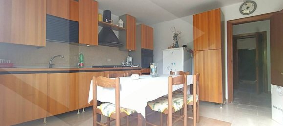 Дом с 5 комнатами в Спольторе, Италия № 20222 4