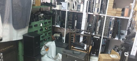 202m² Commercial property in Sant Boi de Llobregat, Spain No. 187606 3