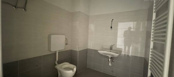 2-Zimmer Gewerbliche Immobilie in Bergamo, Italy, Nr. 64524 21