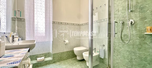 4 bedrooms Apartment in Genoa, Italy No. 354170 9