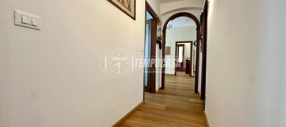 4 bedrooms Apartment in Genoa, Italy No. 354170 4