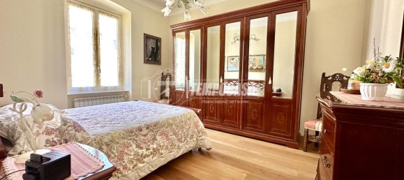 4 bedrooms Apartment in Genoa, Italy No. 354170 15