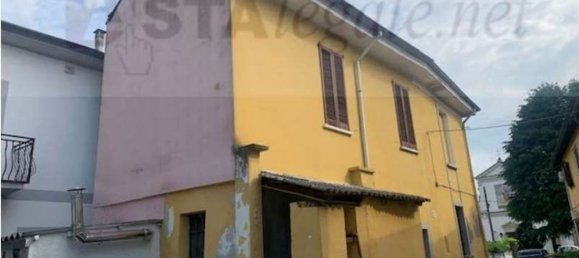 4 rooms Apartment in Torrevecchia Pia, Italy No. 180233 2