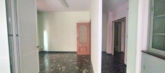 3 rooms Apartment in Savona, Italy No. 3090 5