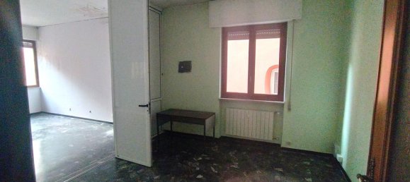 3 rooms Apartment in Savona, Italy No. 3090 8
