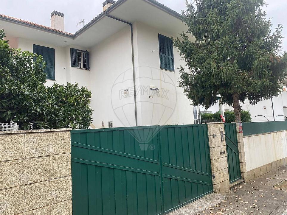 4 bedrooms House in Peso da Regua, Portugal No. 17863