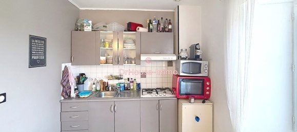 6-salle Bâtiment à Charente, France No. 102179 3