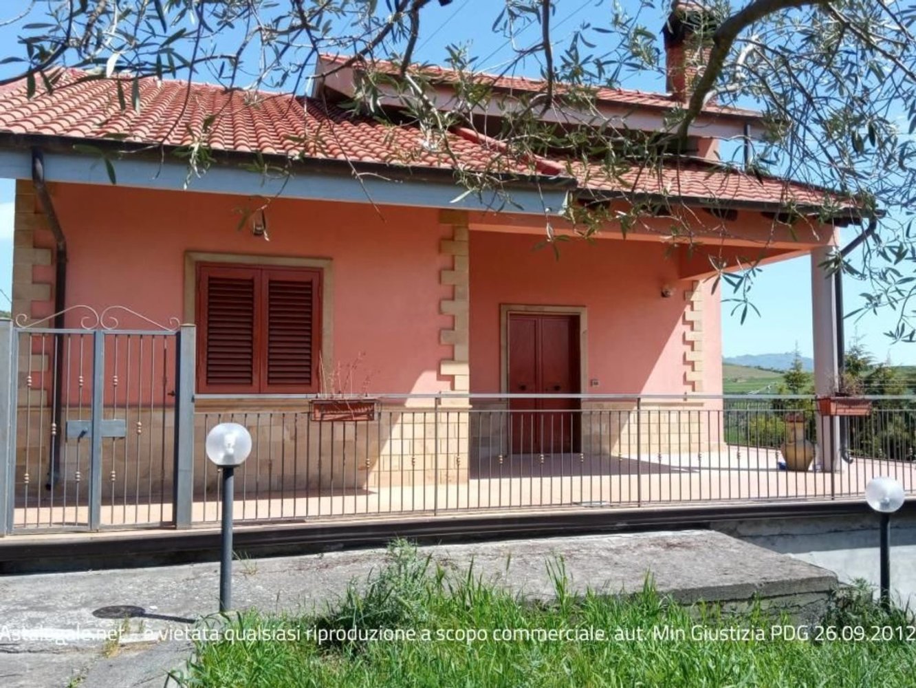 242m² Building in Troina, Italy No. 403654