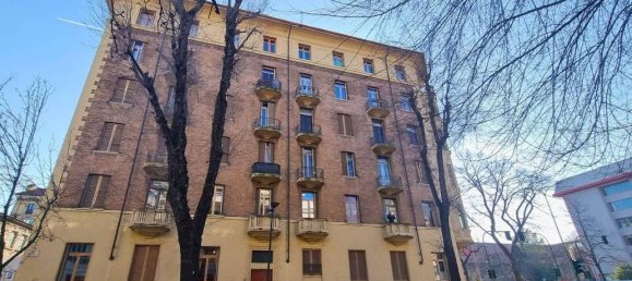 3 bedrooms Apartment in Turin, Italy No. 69200 17