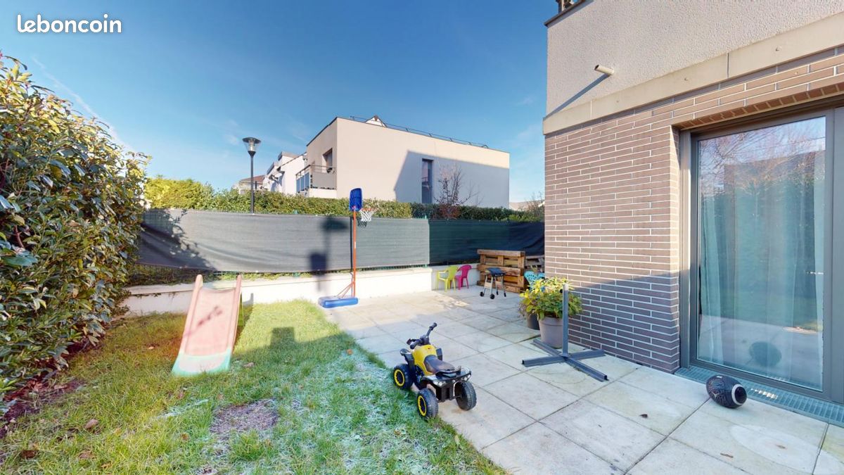 Квартира с 2 спальнями в Кормей-ан-Паризи, Франция № 169644