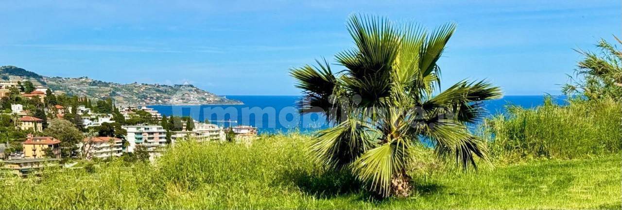 4 Schlafzimmer Haus in Sanremo, Italy, Nr. 395536