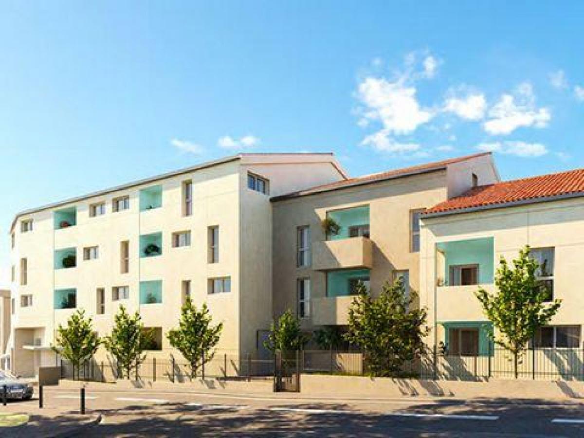 Studio in the Condo in Marseille, France No. 4207