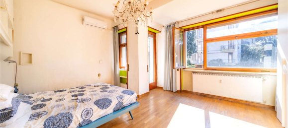 4 bedrooms Apartment in Genoa, Italy No. 154477 10