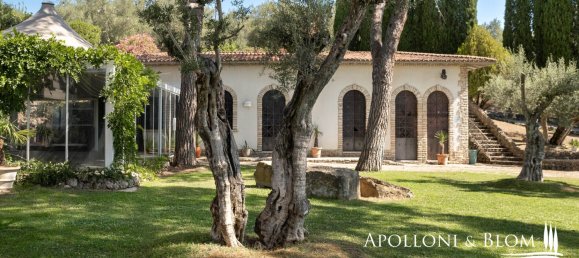 Villa de 4 dormitorios en Passignano sul Trasimeno, Italy No. 53491 9