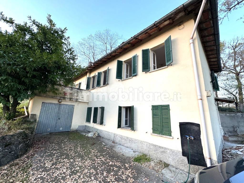 4 bedrooms House in Casina, Italy No. 323321