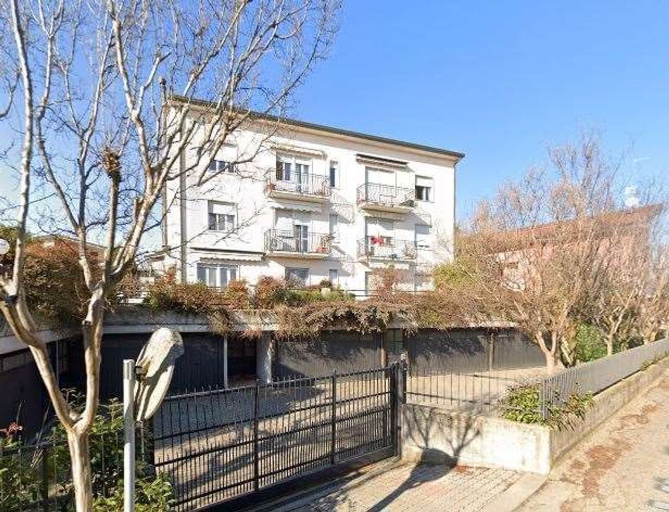 Квартира с 4 комнатами в Комо, Италия № 2802