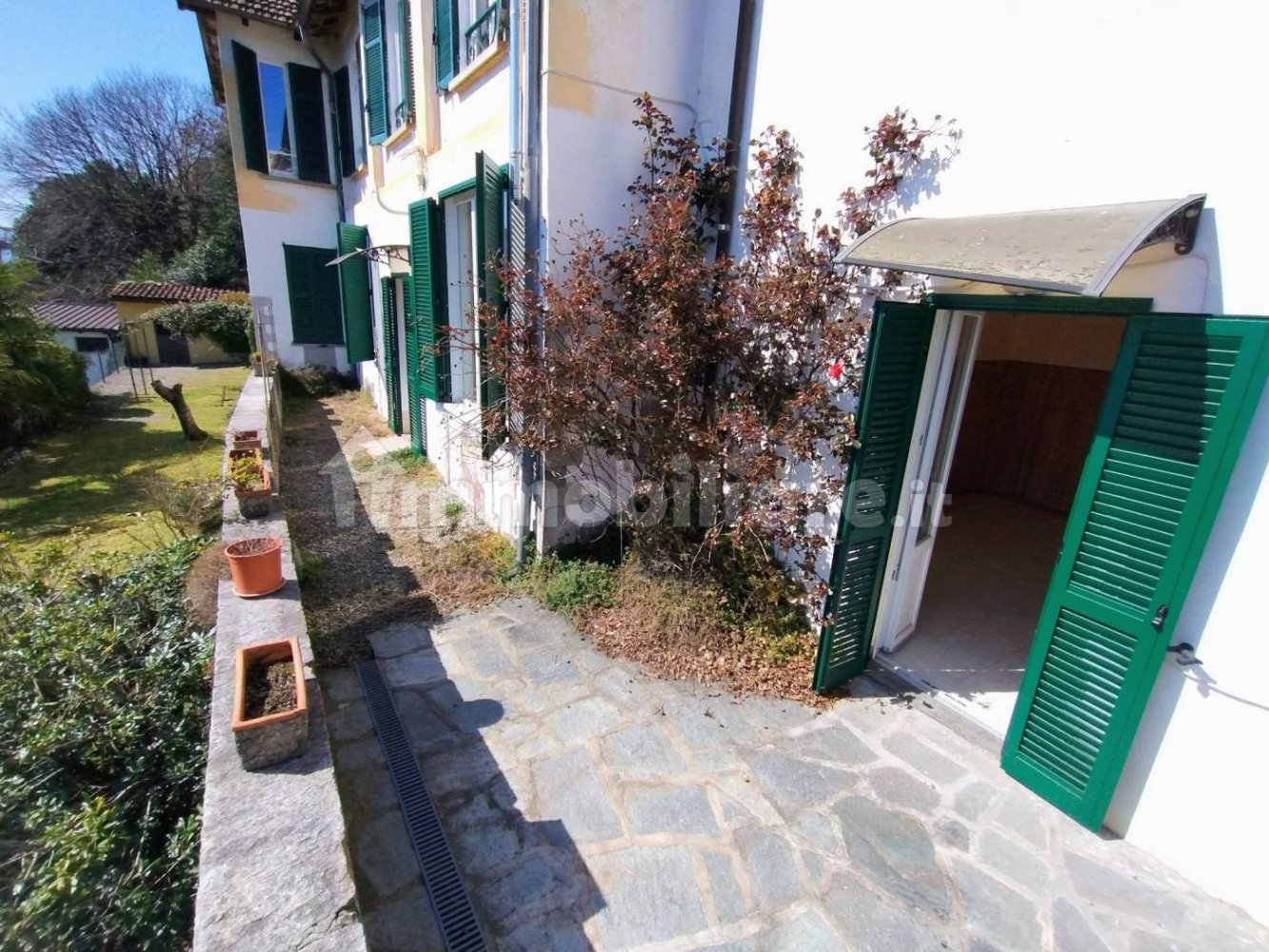 3 bedrooms Apartment in Ghiffa, Italy No. 232242