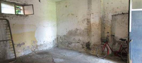 5 bedrooms Apartment in Biassono, Italy No. 281729 3