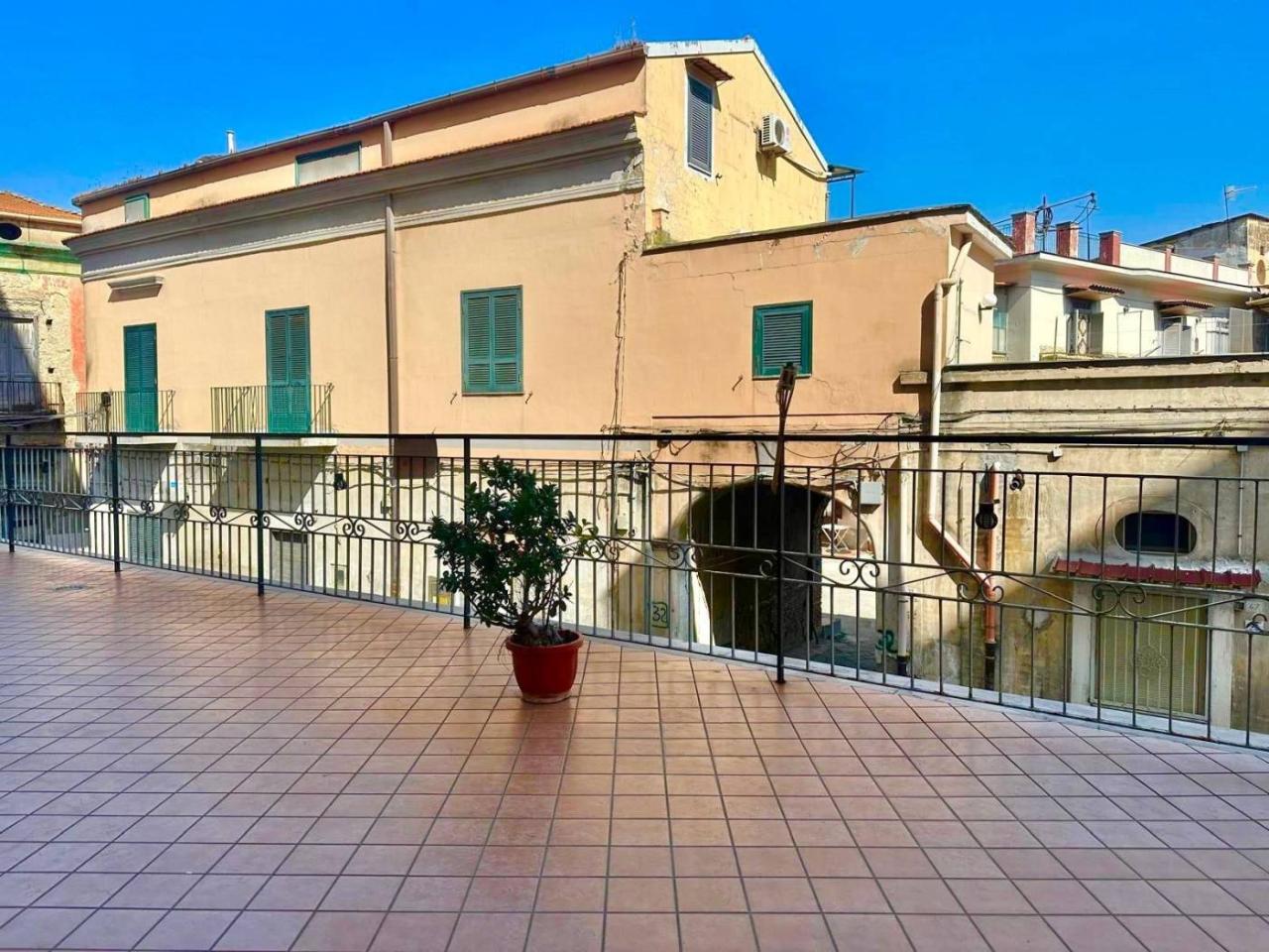 4 rooms Apartment in Giugliano in Campania, Italy No. 30254