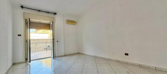 4 rooms Apartment in Giugliano in Campania, Italy No. 30254 16