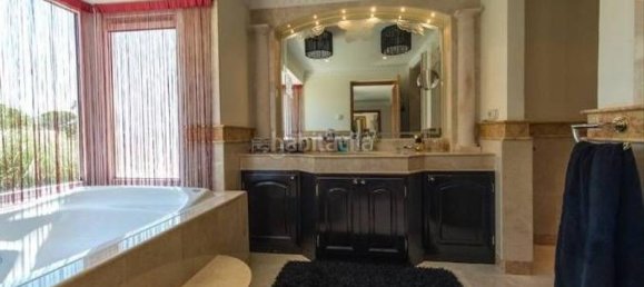 Villa de 5 dormitorios en Marbella, Spain No. 18787 12